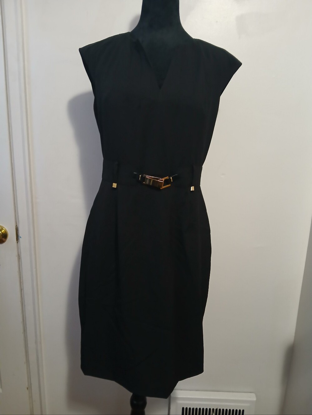 Calvin Klein Womens Size 6 Black Shift Dress Gold Tone Built In Belt Zip Cap SLV